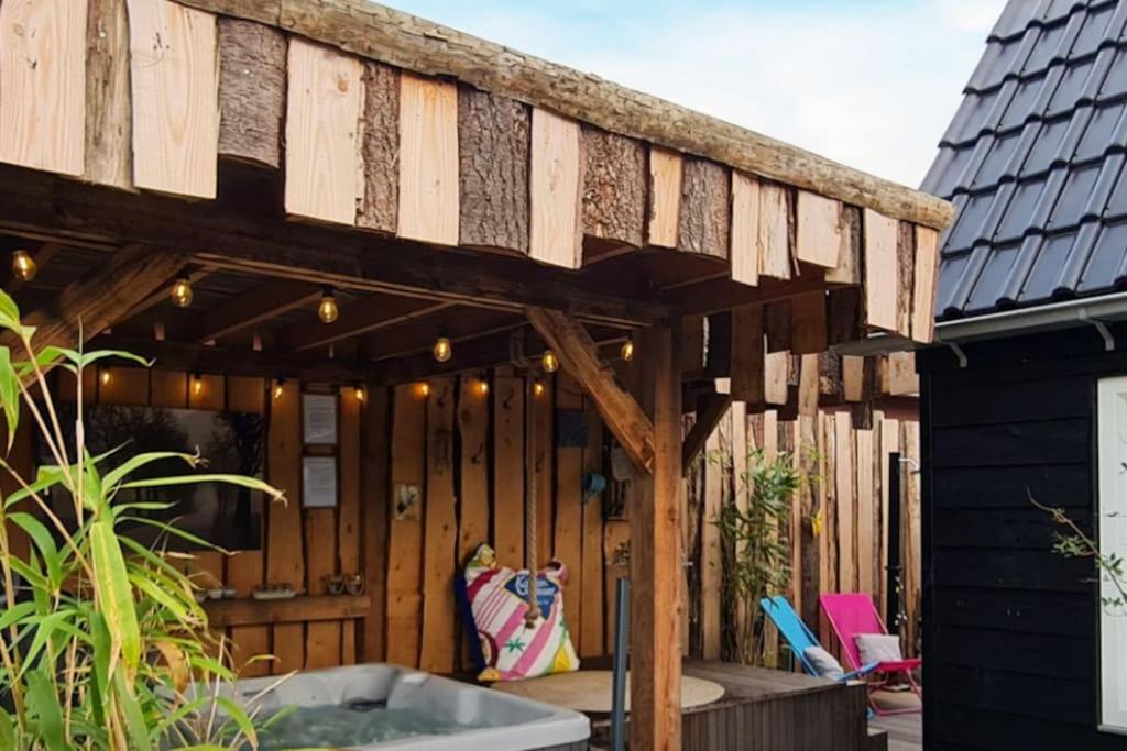 Wellness Chalet Met Jacuzzi, Sauna, Omheinde Tuin, Sint Annaland Exterior foto